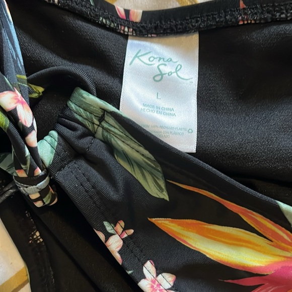 Kona sol bikini size Large - Picture 2 of 2